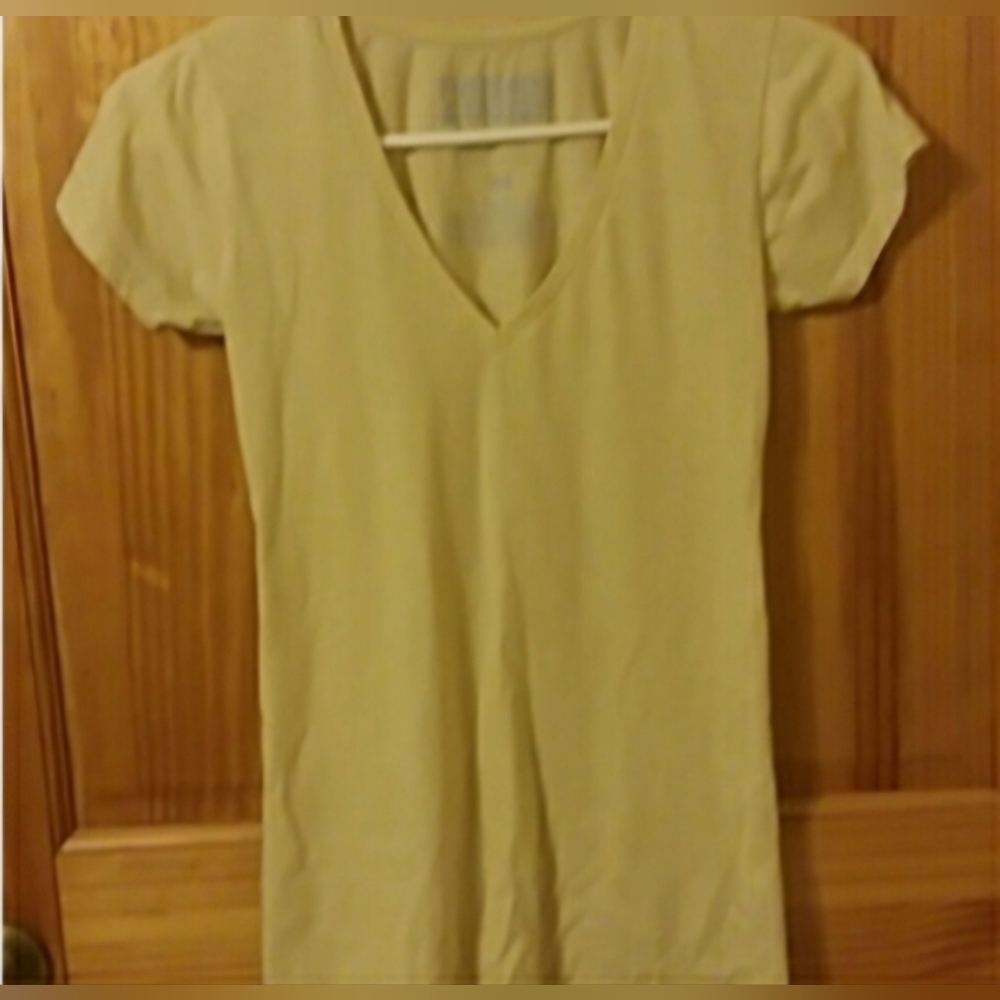 Threads 4 Thought yellow tee that's light 100% Organic cotton